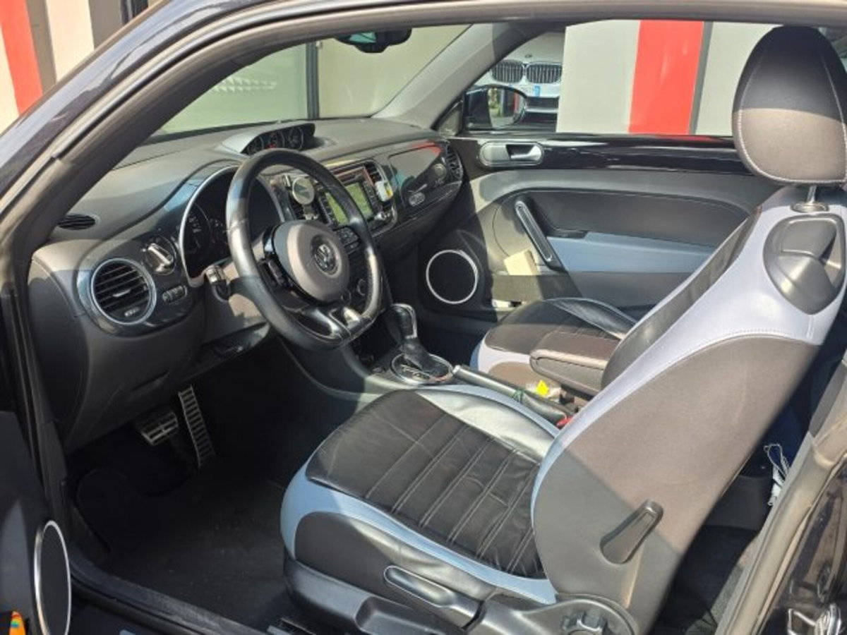 Volkswagen Maggiolino 2.0 TDI DSG Sport (2)