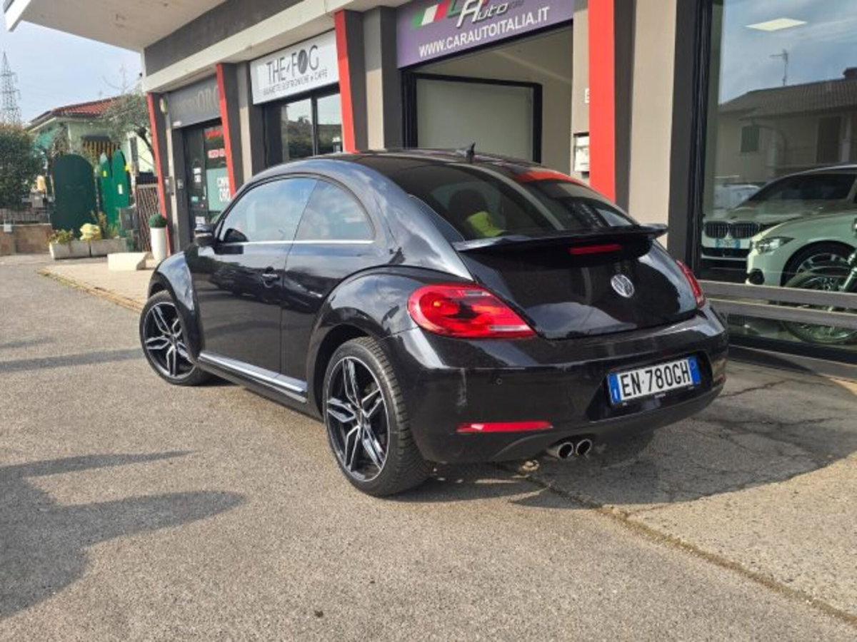 Volkswagen Maggiolino 2.0 TDI DSG Sport (8)