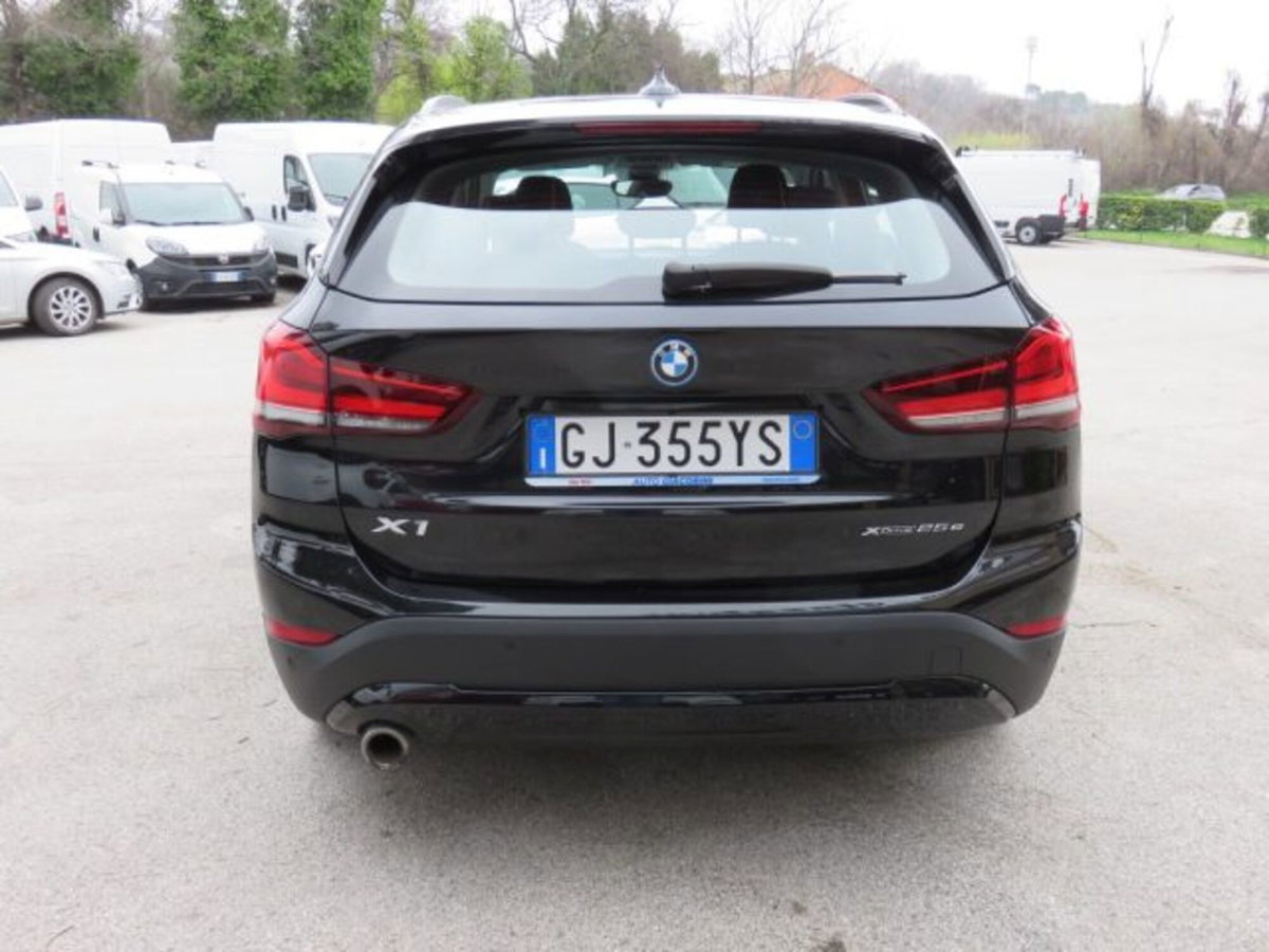 BMW X1 xDrive25e Business Advantage (4)