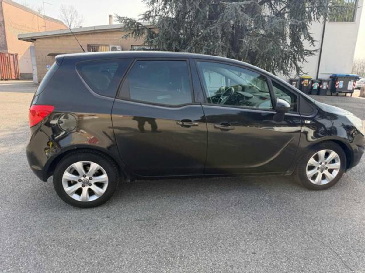 Opel Meriva 1.3 CDTI 95CV ecoFLEStart&Stop Cosmo (4)