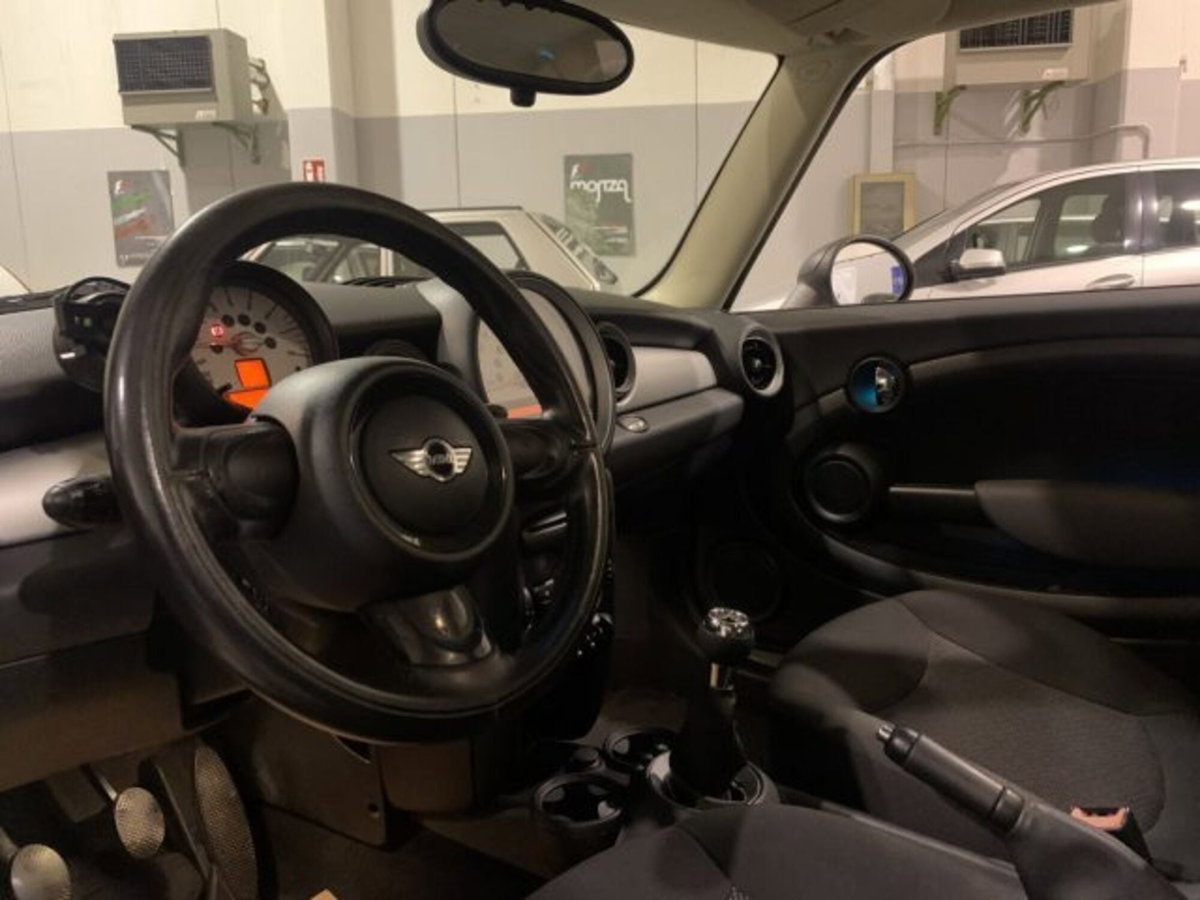 MINI Mini 1.6 16V One (72kW) (11)