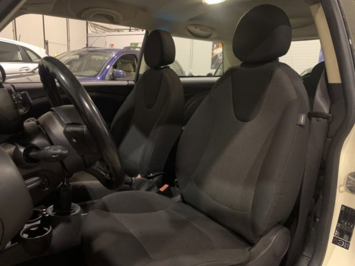 MINI Mini 1.6 16V One (72kW) (12)