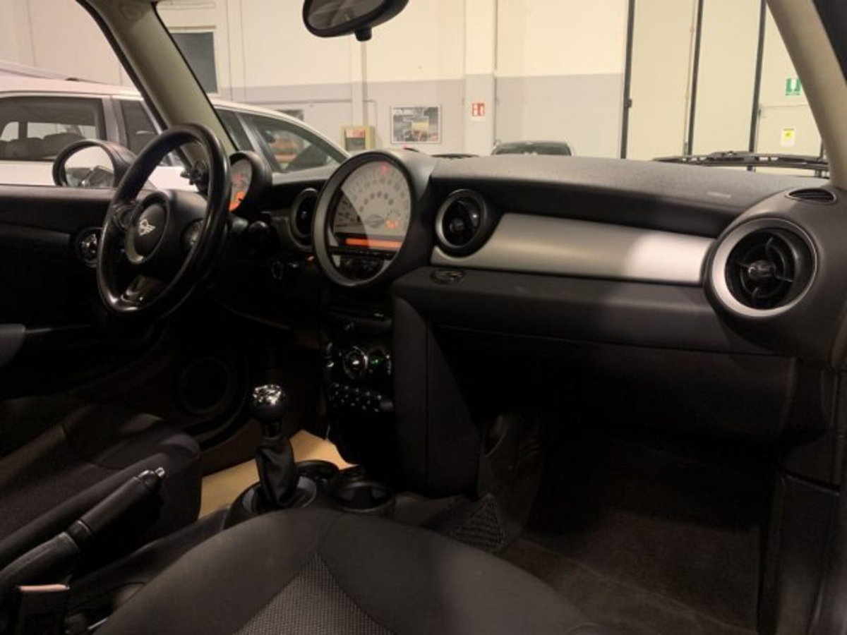 MINI Mini 1.6 16V One (72kW) (13)