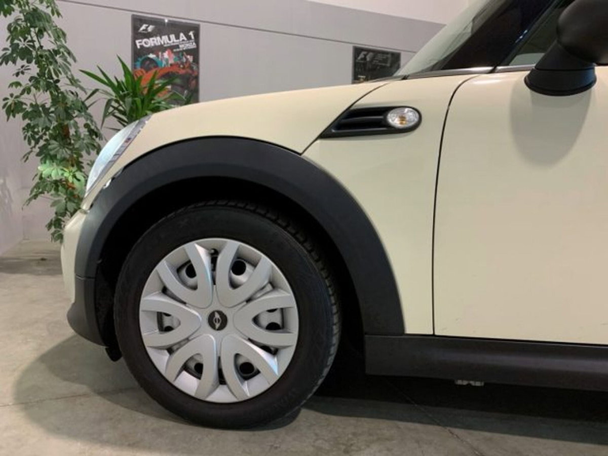 MINI Mini 1.6 16V One (72kW) (4)