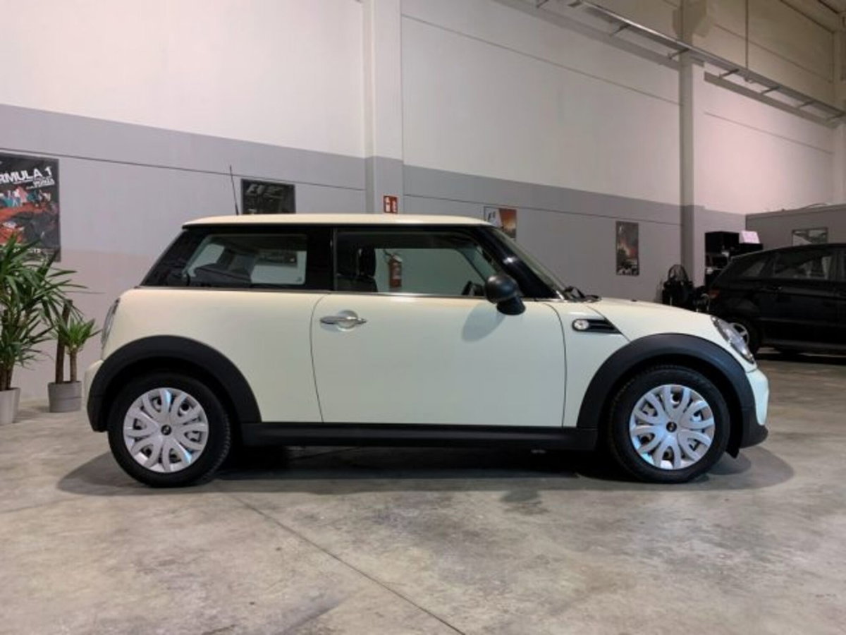 MINI Mini 1.6 16V One (72kW) (8)
