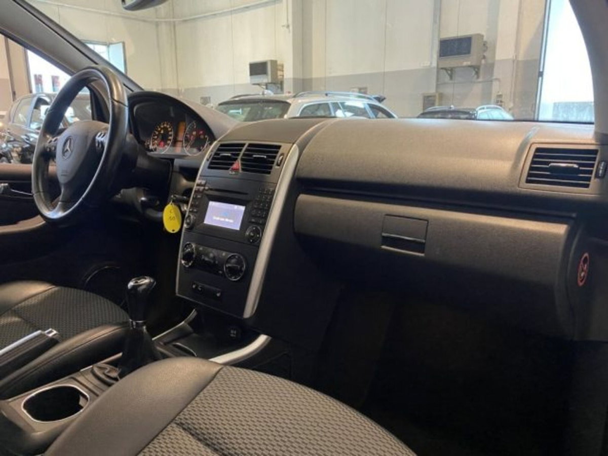 Mercedes-Benz Classe A 180 CDI Coupé Avantgarde (10)