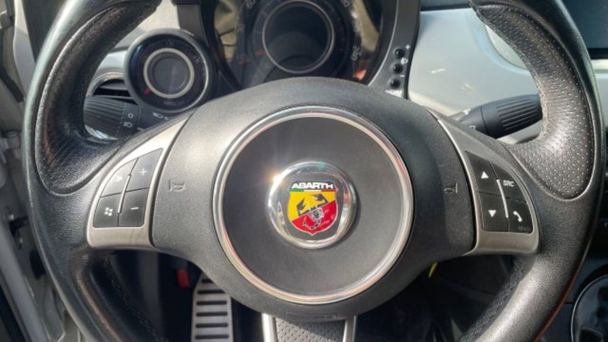 Abarth 500 Cabrio 1.4 Turbo T-Jet Custom (12)