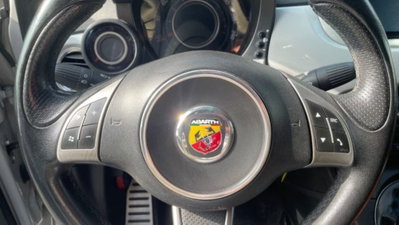 Abarth 500 Cabrio 1.4 Turbo T-Jet Custom (12)