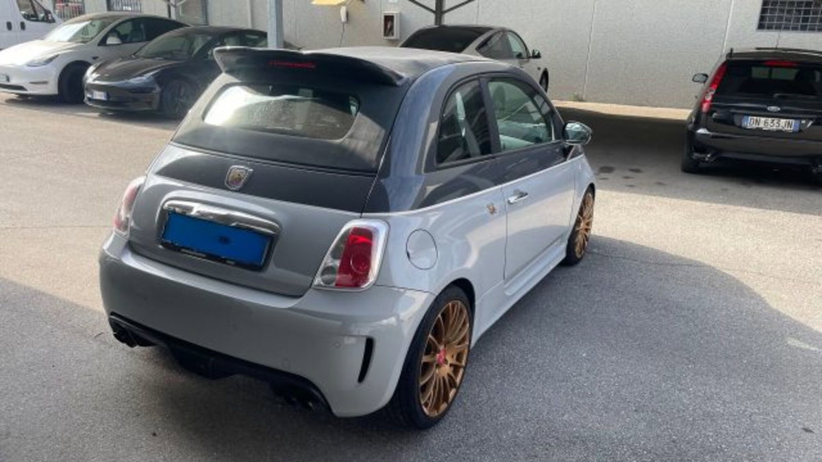 Abarth 500 Cabrio 1.4 Turbo T-Jet Custom (5)
