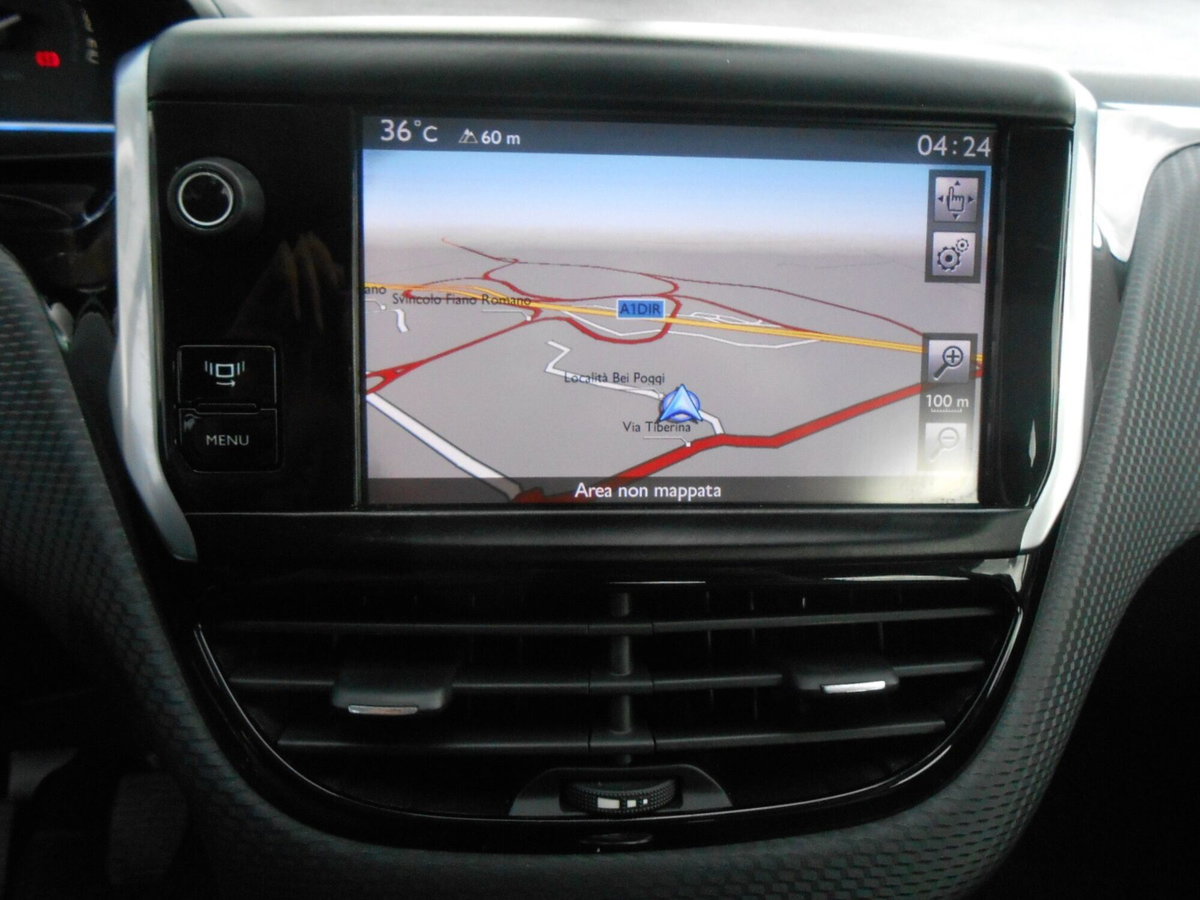 Peugeot 2008 e-HDi 115 CV Stop&Start Allure (11)