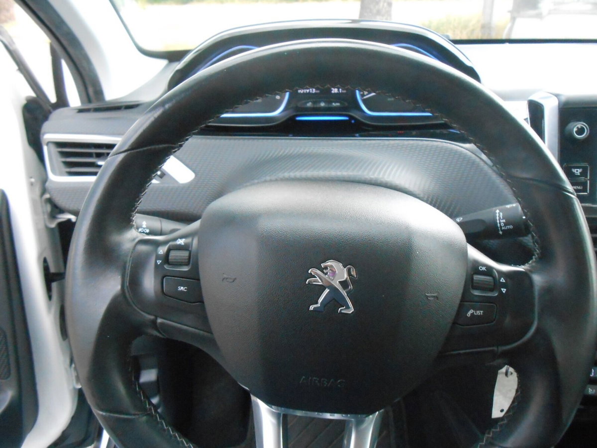 Peugeot 2008 e-HDi 115 CV Stop&Start Allure (14)