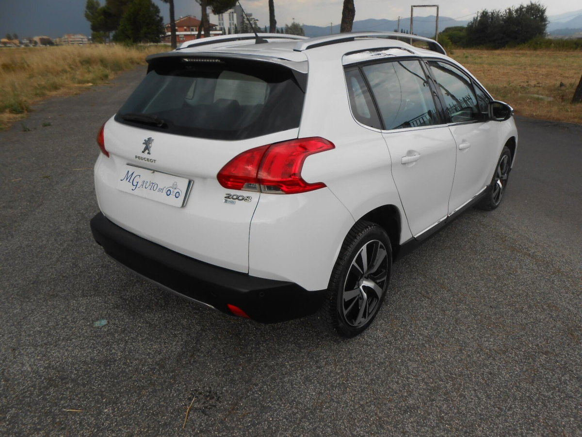Peugeot 2008 e-HDi 115 CV Stop&Start Allure (3)