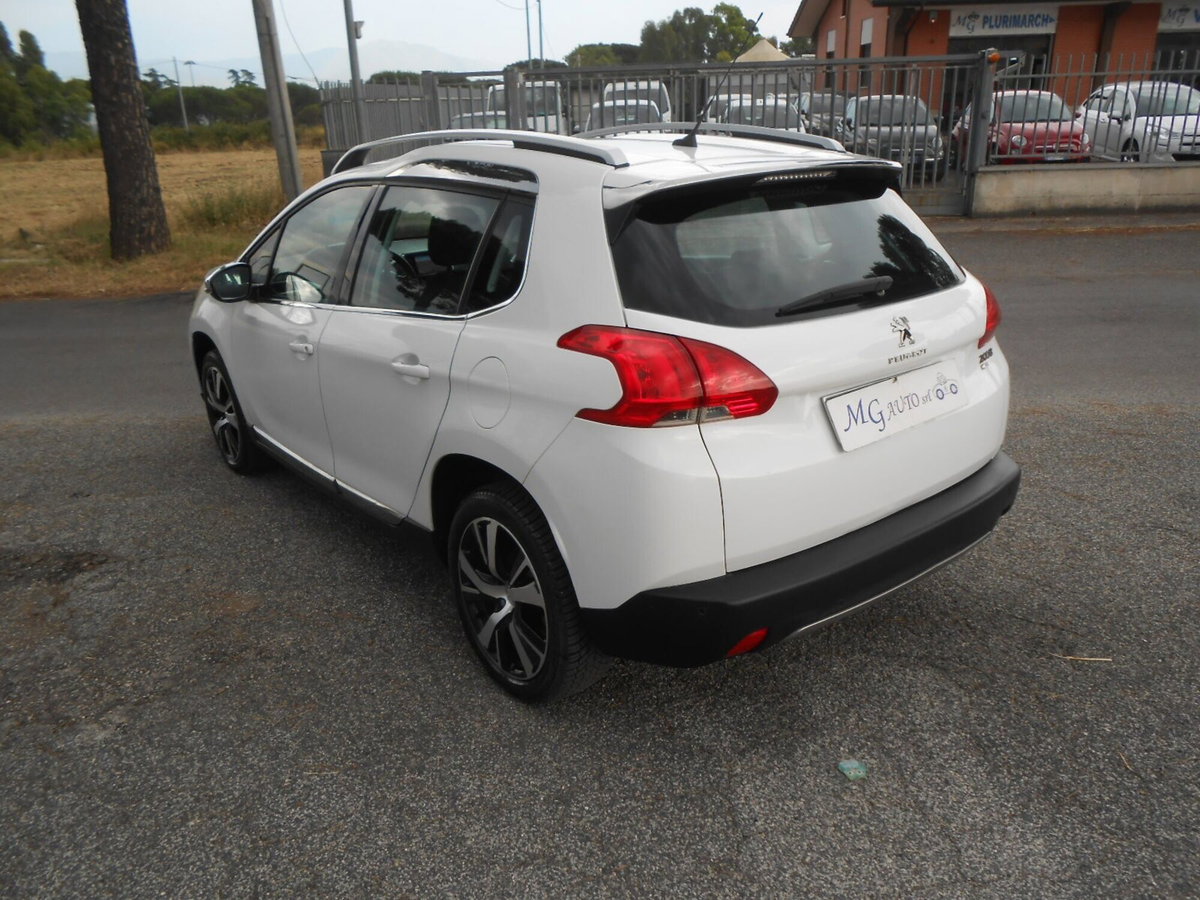 Peugeot 2008 e-HDi 115 CV Stop&Start Allure (4)