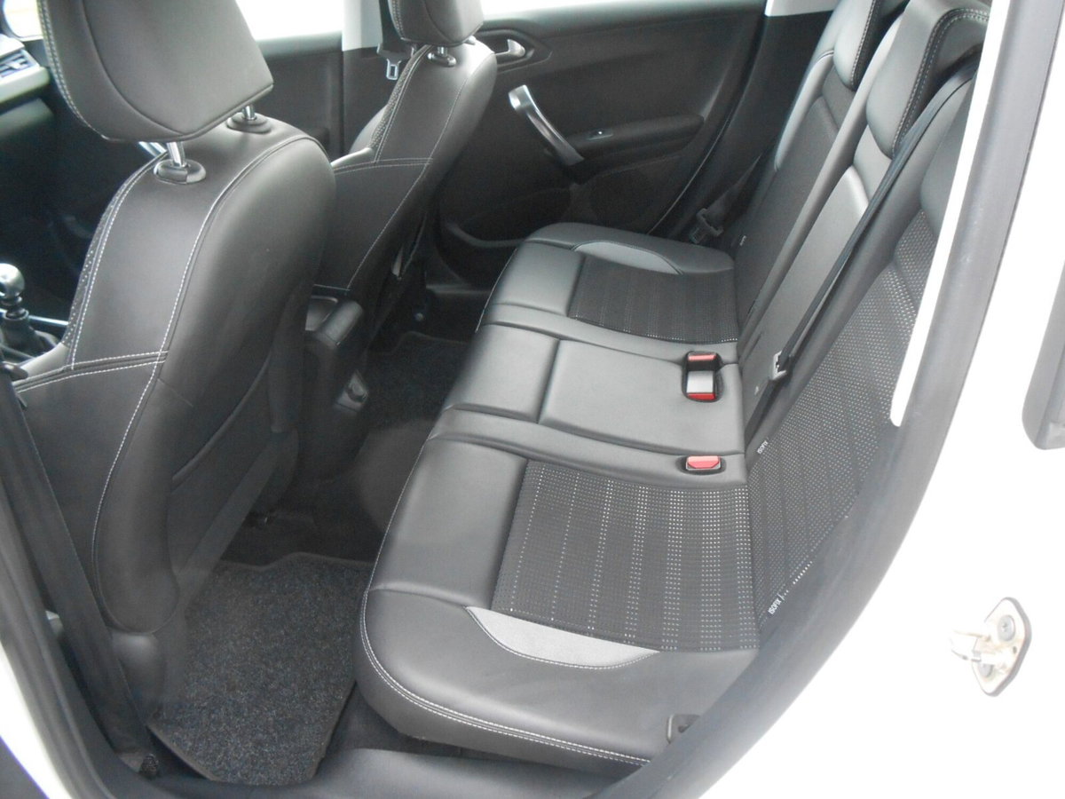 Peugeot 2008 e-HDi 115 CV Stop&Start Allure (8)