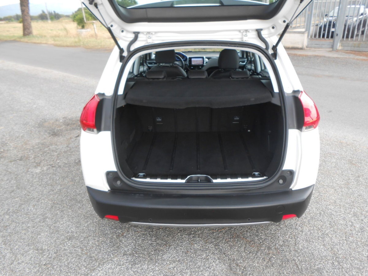 Peugeot 2008 e-HDi 115 CV Stop&Start Allure (9)