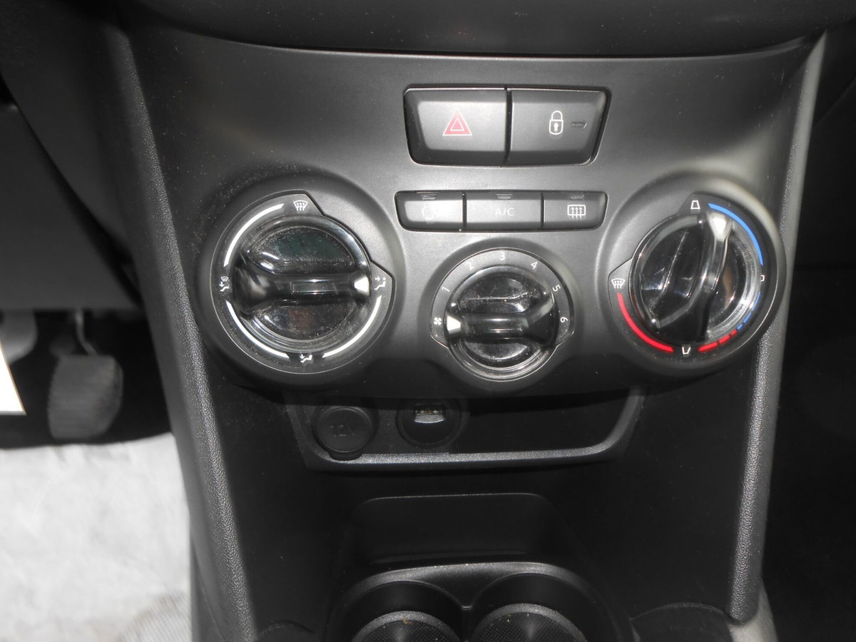 Peugeot 208 BlueHDi 100 Stop&Start 5 porte Allure (13)