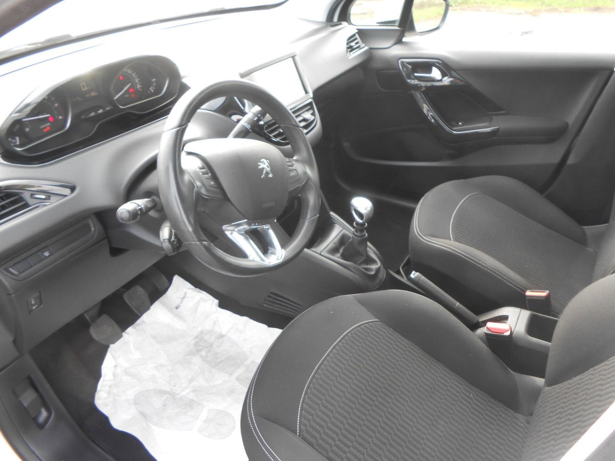Peugeot 208 BlueHDi 100 Stop&Start 5 porte Allure (8)