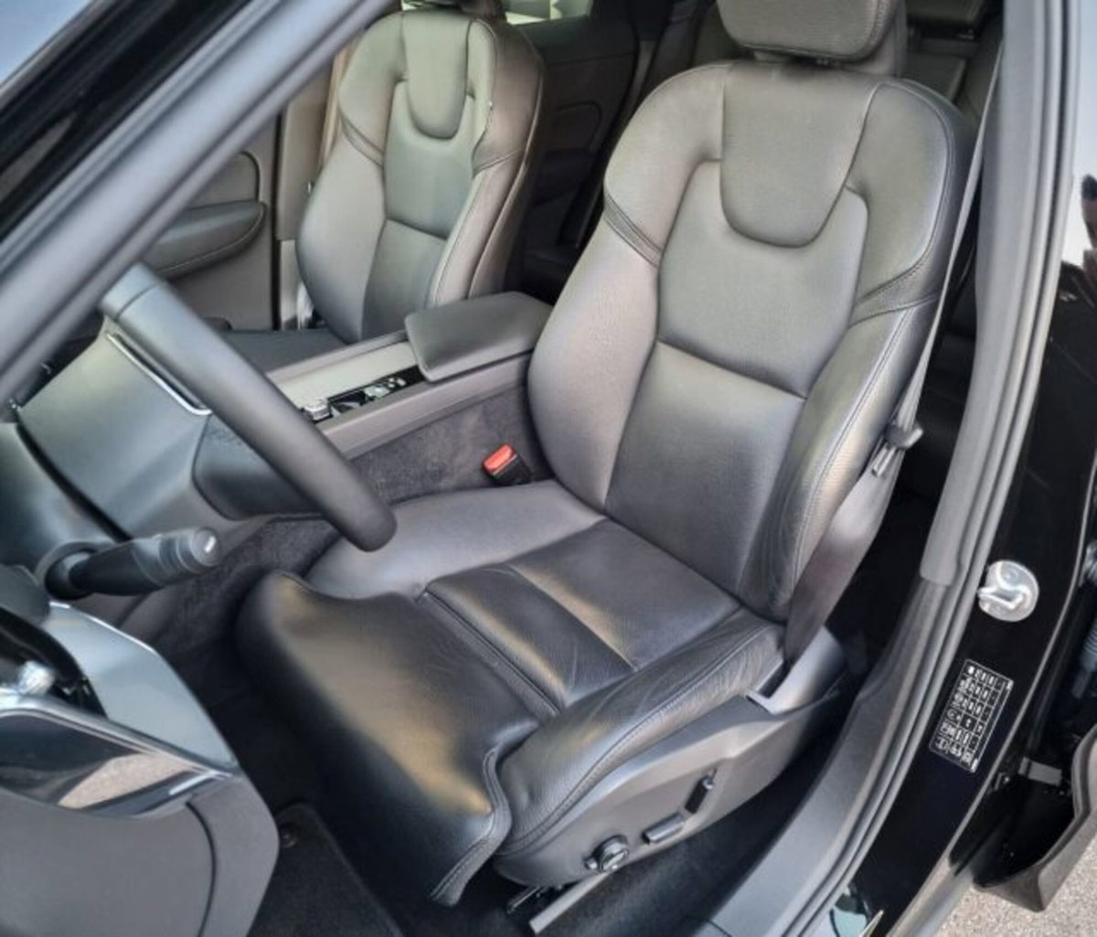 Volvo XC60 B4 automatico Plus Dark (12)