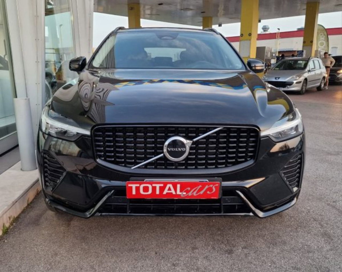 Volvo XC60 B4 automatico Plus Dark (2)