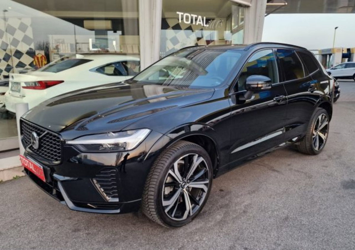 Volvo XC60 B4 automatico Plus Dark (3)