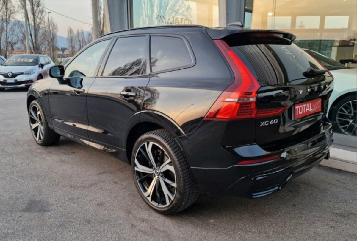 Volvo XC60 B4 automatico Plus Dark (6)