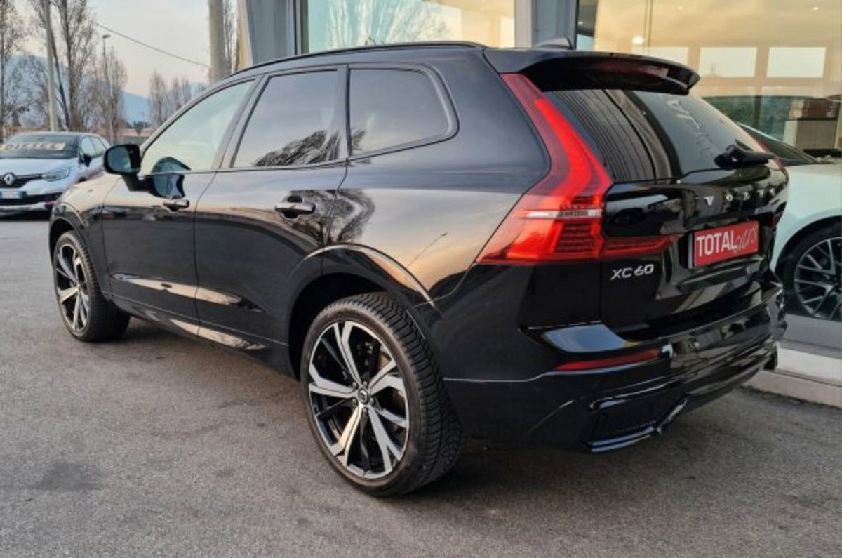 Volvo XC60 B4 automatico Plus Dark (7)