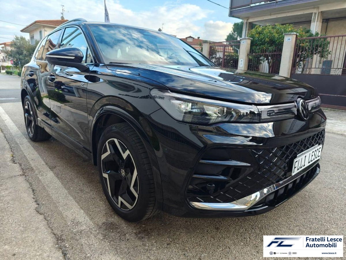 Volkswagen Tiguan 2.0 tdi R-Line 150cv dsg (2)