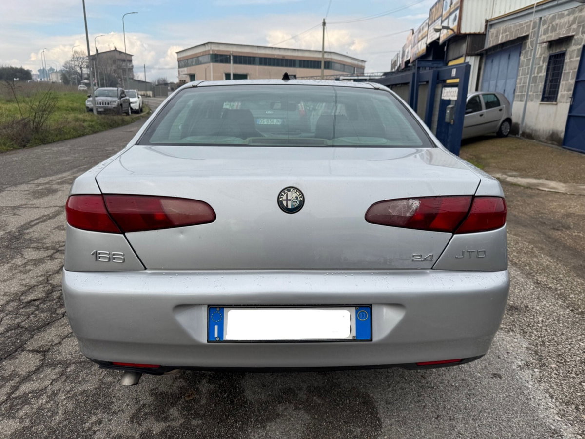 Alfa Romeo 166 2.4 JTD cat Distinctive (3)