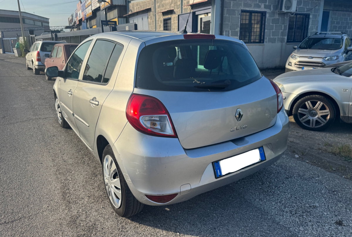 Renault Clio 1.2 16V 5 porte GPL (2)