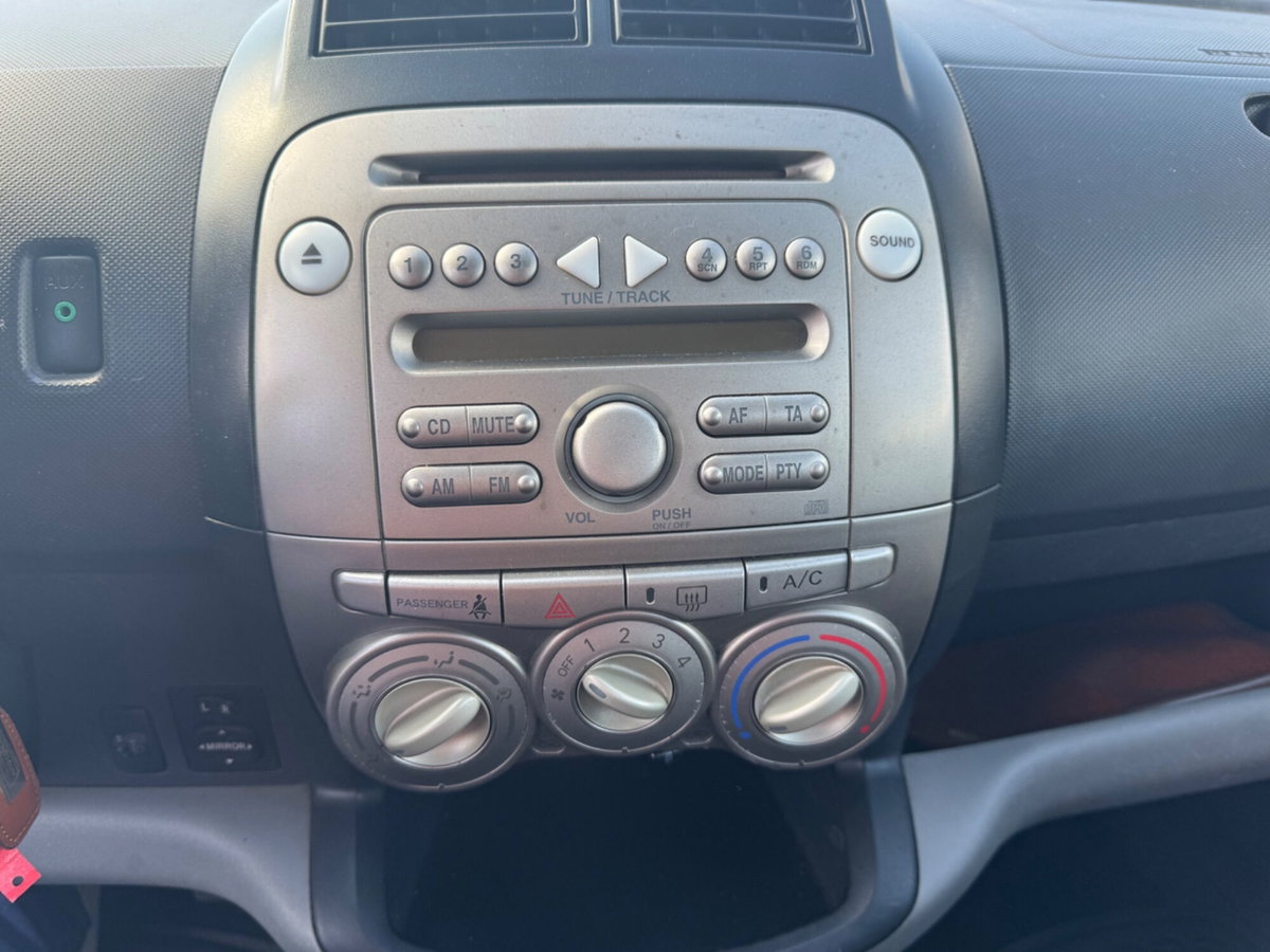 Daihatsu Sirion 1.0 Hiro Centenario (12)