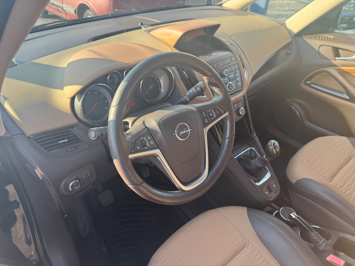 Opel Zafira Tourer 1.6 Turbo EcoM 150CV Cosmo (13)