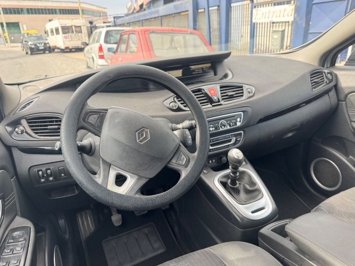 Renault Scenic E-Tech Electric 1.9 dCi 130CV Dynamique (12)