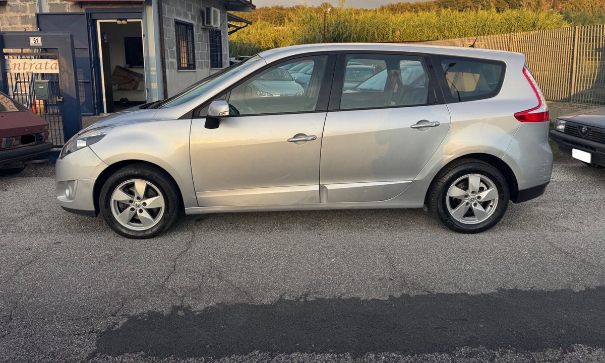 Renault Scenic E-Tech Electric 1.9 dCi 130CV Dynamique (2)
