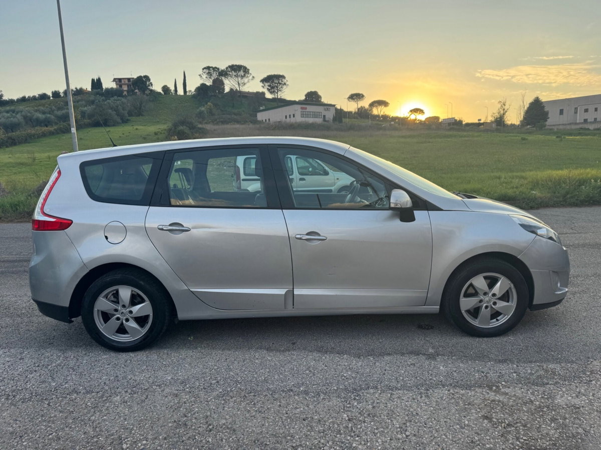 Renault Scenic E-Tech Electric 1.9 dCi 130CV Dynamique (6)