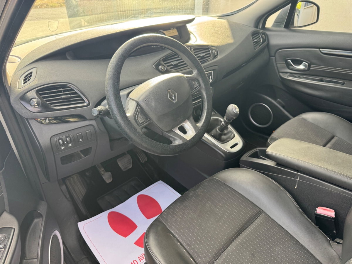 Renault Scenic E-Tech Electric 1.9 dCi 130CV Dynamique (9)