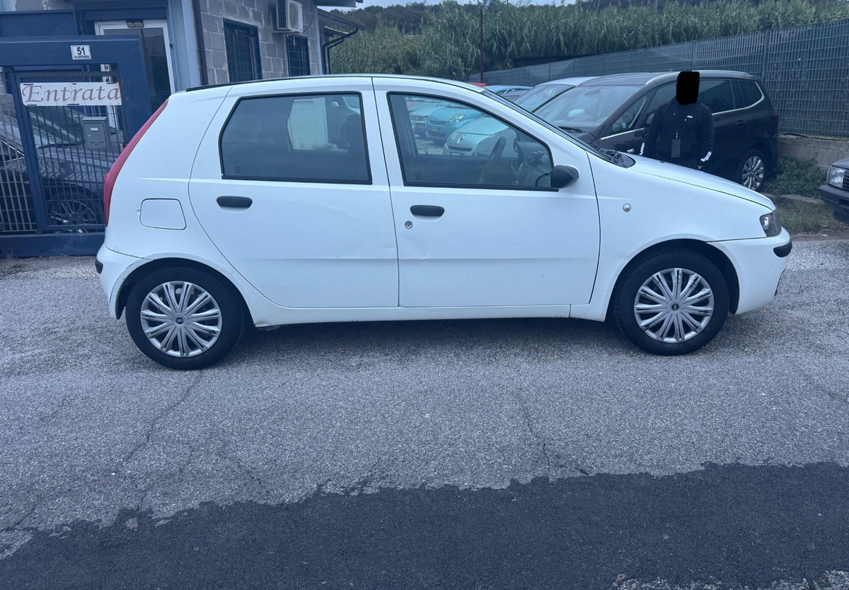 Fiat Punto 1.2i cat 5 porte ELX (5)