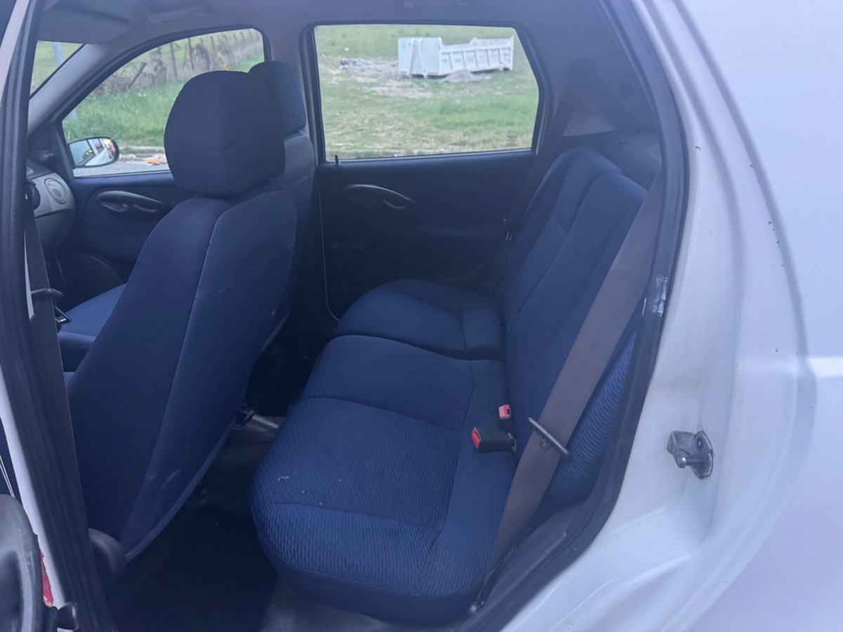 Fiat Punto 1.2i cat 5 porte ELX (9)