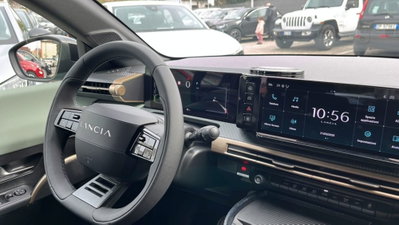 Lancia Ypsilon 54kWh LX 156cv (12)