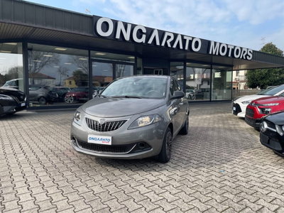 Lancia Ypsilon 1.0 FireFly 5 porte S&S Hybrid Ecochic A. Ferretti usata