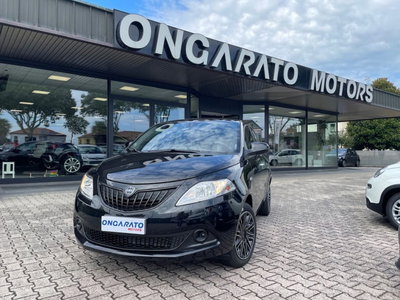 Lancia Ypsilon 1.0 FireFly 5 porte S&S Hybrid Ecochic A. Ferretti usata