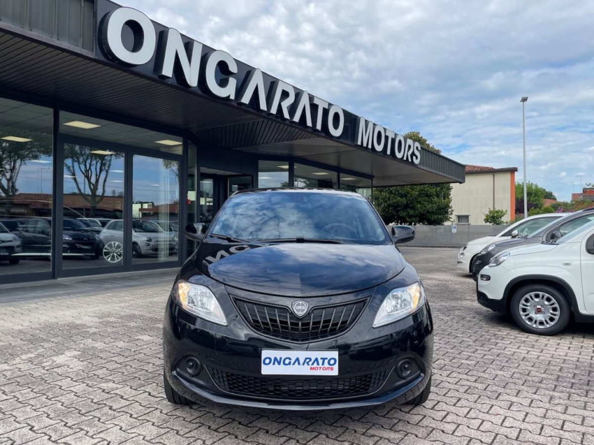 Lancia Ypsilon 1.0 FireFly 5 porte S&S Hybrid Ecochic A. Ferretti (2)