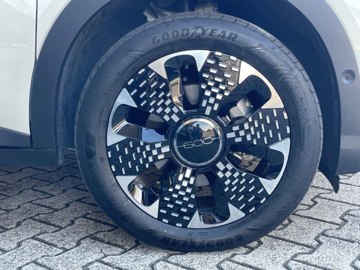 Fiat 600 1.2 hybrid La Prima 110cv auto (17)