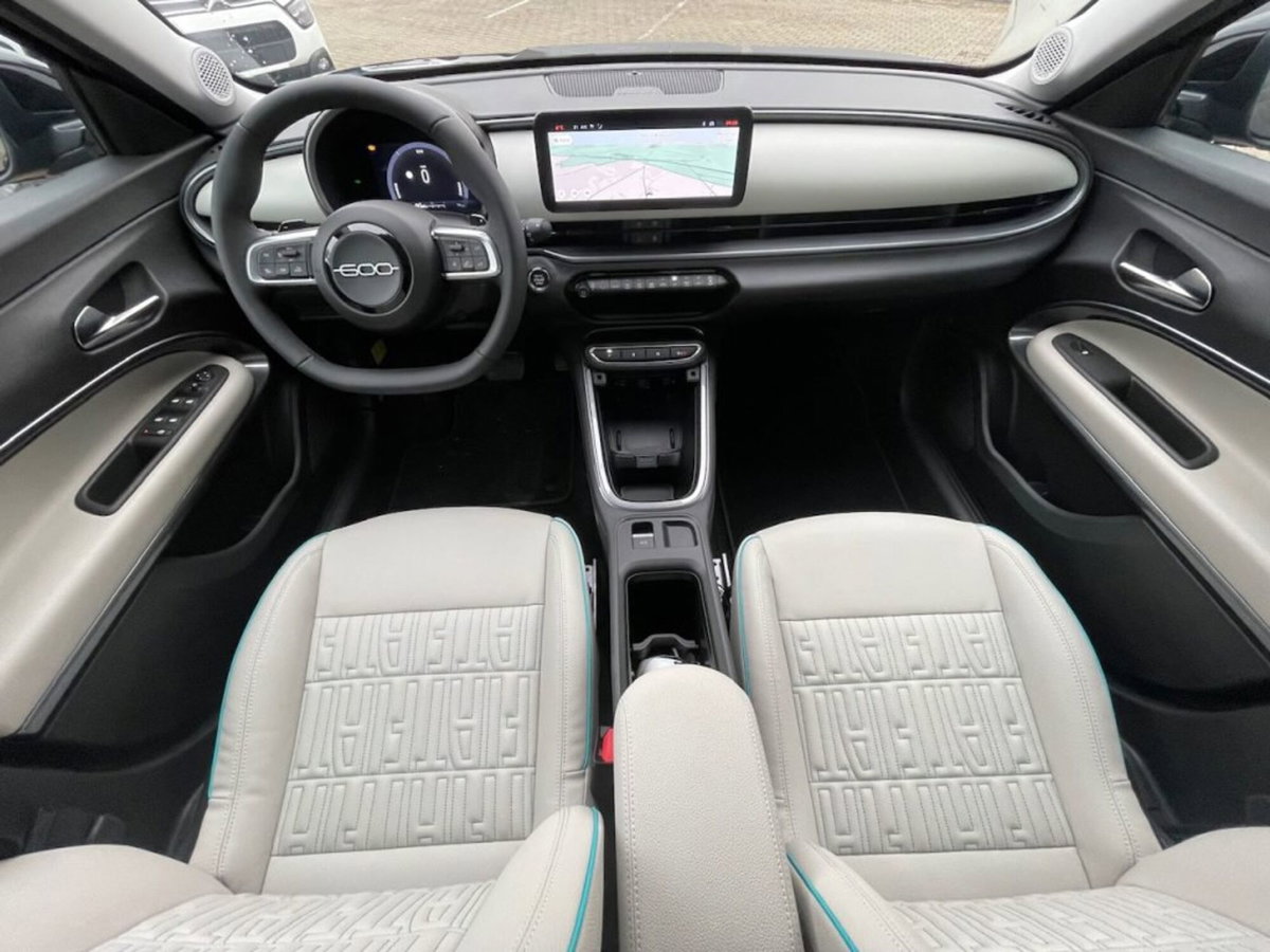 Fiat 600 1.2 hybrid La Prima 110cv auto (7)