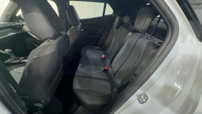 Peugeot 2008 1.2 puretech Active s&s 100cv (15)
