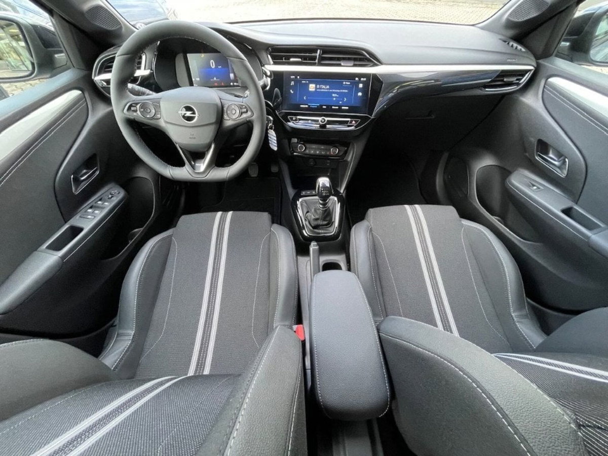 Opel Corsa 1.2 100 CV GS Line (7)