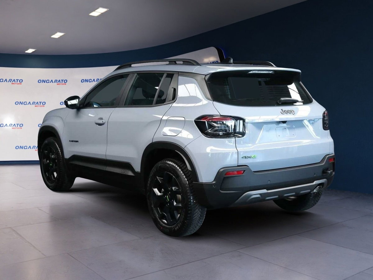 Jeep Avenger 1.2 turbo e-hybrid mhev Upland 4xe 145cv edct6 (4)