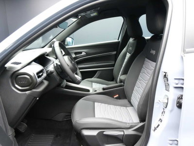Jeep Avenger 1.2 turbo e-hybrid mhev Upland 4xe 145cv edct6 (7)