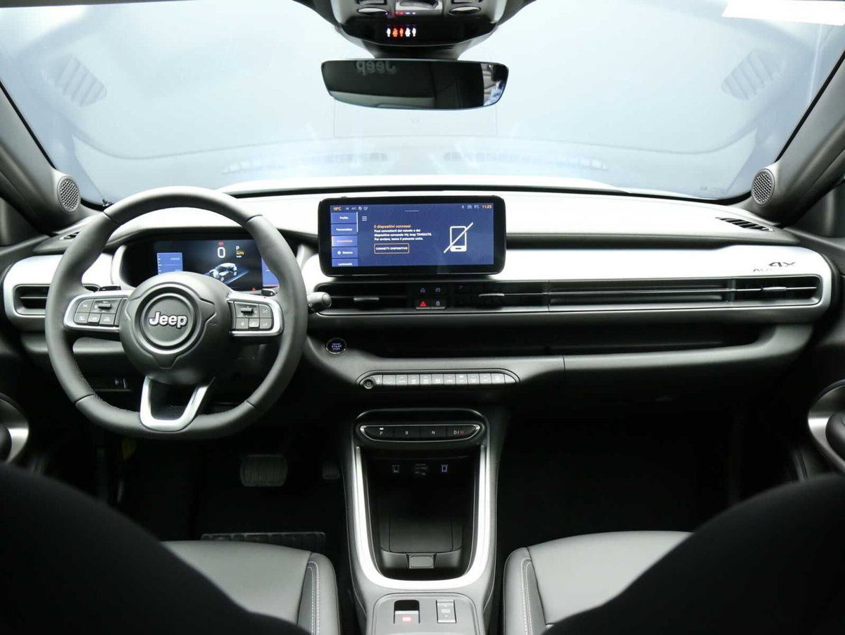 Jeep Avenger 1.2 turbo e-hybrid mhev Upland 4xe 145cv edct6 (8)