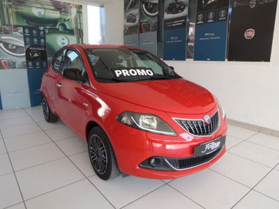 Lancia Ypsilon 1.0 FireFly 5 porte S&S Hybrid Ecochic Gold usata