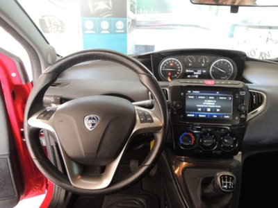 Lancia Ypsilon 1.0 FireFly 5 porte S&S Hybrid Ecochic Gold (8)